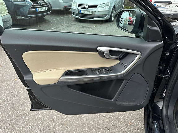 Volvo V60 19 of 23