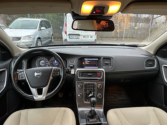 Volvo V60 7 of 23