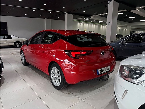 Opel Astra 2 of 5