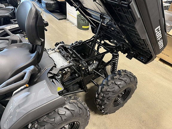 Can-Am Outlander MAX 6x6 DPS 700 Granite Grey T1B 2 of 7