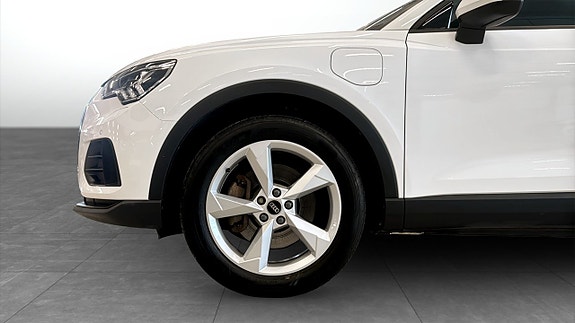 Audi Q3 9 of 15