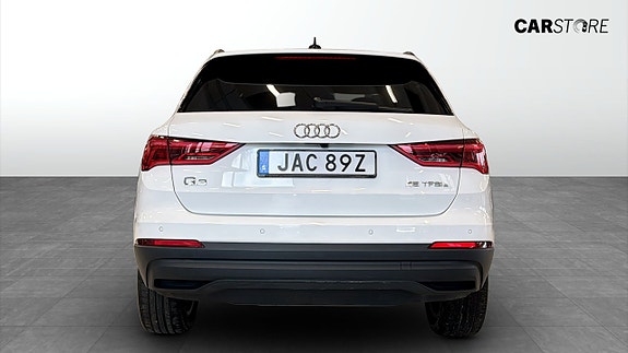 Audi Q3 7 of 15