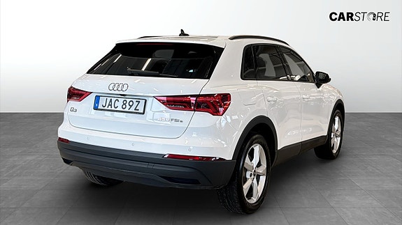 Audi Q3 2 of 5