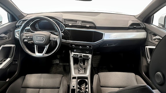Audi Q3 4 of 5