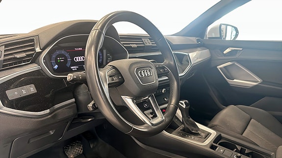 Audi Q3 12 of 15