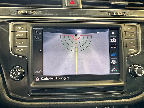 Volkswagen Tiguan 16 of 26