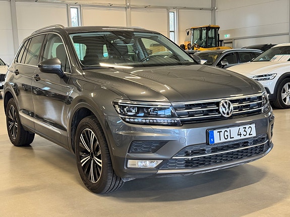 Volkswagen Tiguan 3 of 5