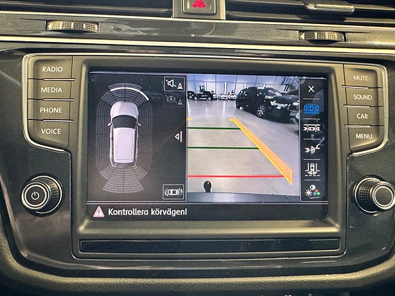 Volkswagen Tiguan 17 of 26