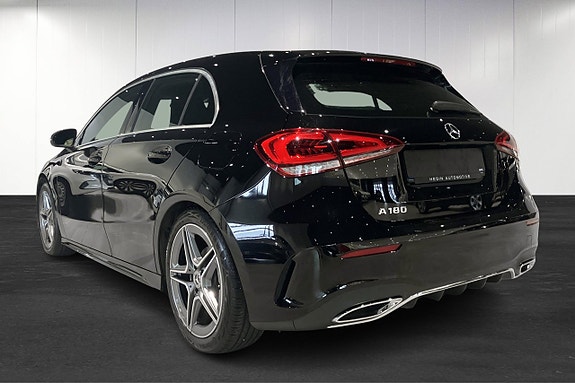 Mercedes-Benz A180 3 of 5