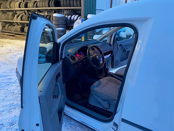 Volkswagen Caddy 3 of 5