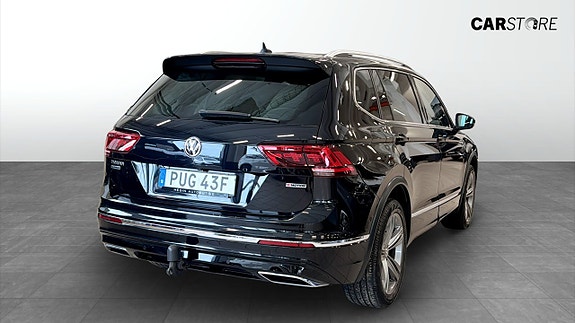 Volkswagen Tiguan Allspace 2 of 5