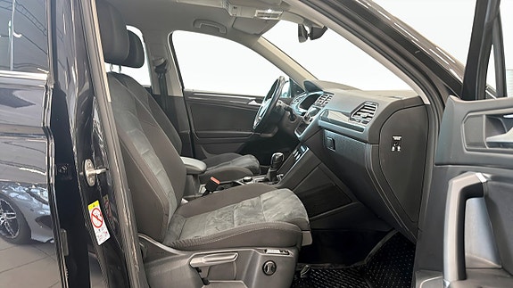 Volkswagen Tiguan Allspace 3 of 5