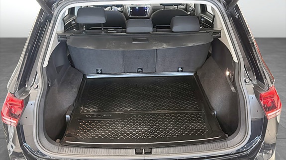 Volkswagen Tiguan Allspace 10 of 15