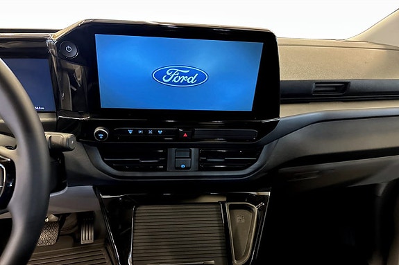Ford E-Transit 8 of 12