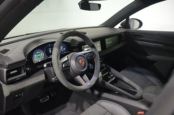 Porsche Macan GTS 12 of 20