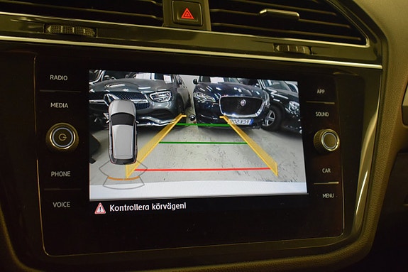 Volkswagen Tiguan Allspace 18 of 23