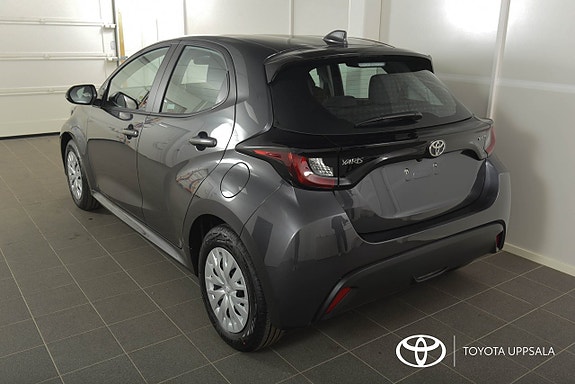 Toyota Yaris 3 of 11