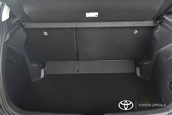 Toyota Yaris 5 of 11