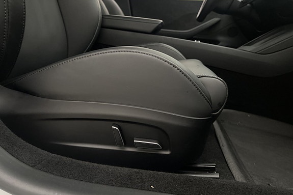Tesla Model 3 20 of 26