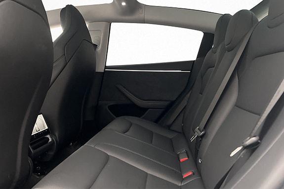 Tesla Model 3 21 of 26