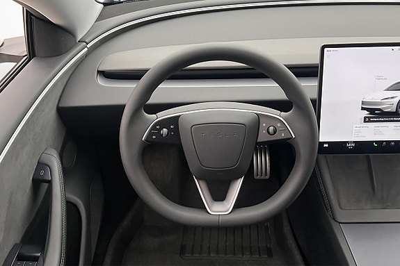 Tesla Model 3 22 of 26