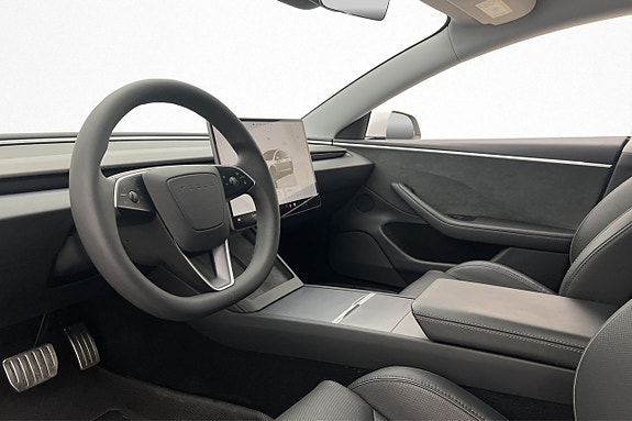 Tesla Model 3 9 of 26