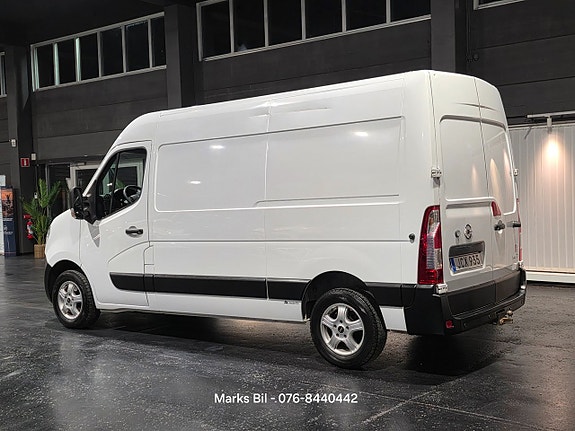 Nissan NV400 5 of 5