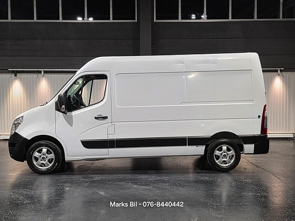 Nissan NV400 4 of 5