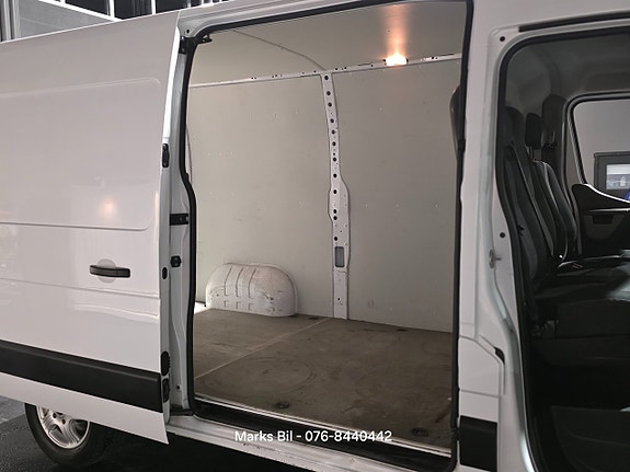 Nissan NV400 17 of 17