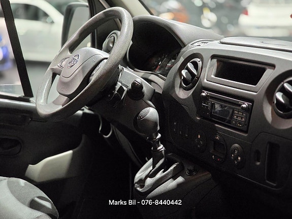 Nissan NV400 14 of 17