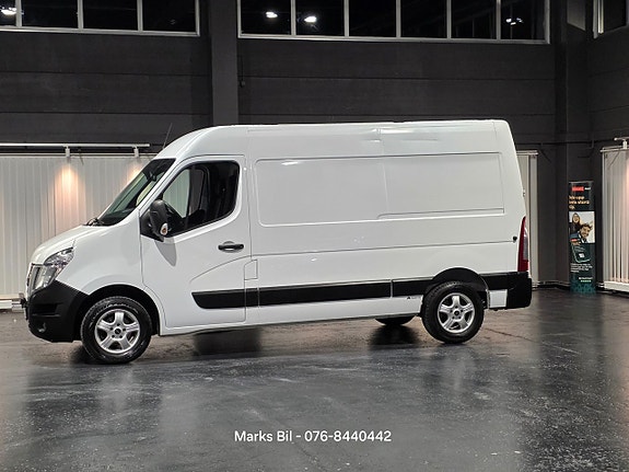 Nissan NV400 3 of 5