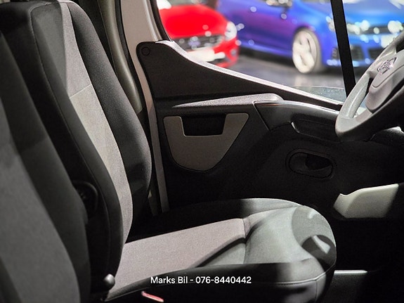 Nissan NV400 15 of 17