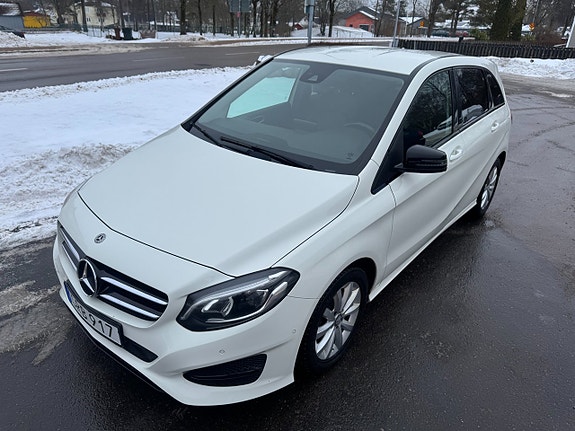 Mercedes-Benz B180 d 10 of 16