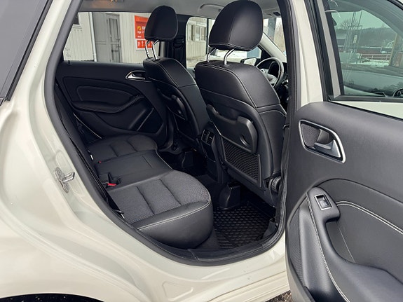 Mercedes-Benz B180 d 15 of 16