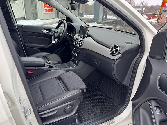 Mercedes-Benz B180 d 13 of 16