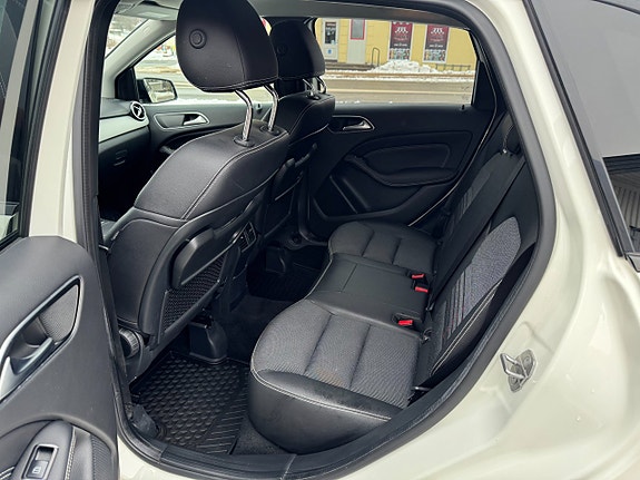 Mercedes-Benz B180 d 16 of 16