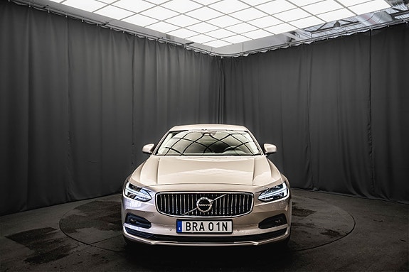 Volvo S90 3 of 5