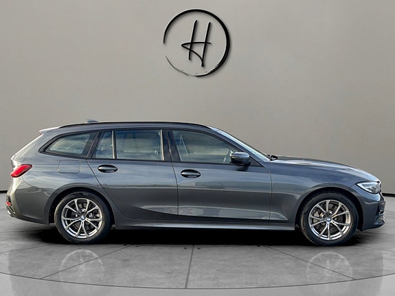 BMW 330e 8 of 30
