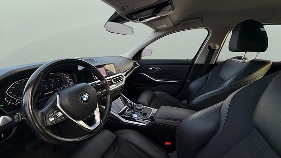 BMW 330e 9 of 30