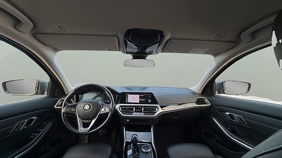 BMW 330e 10 of 30