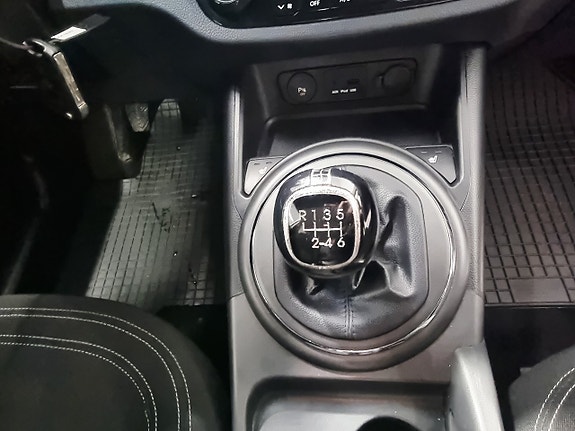 Kia Sportage 10 of 17
