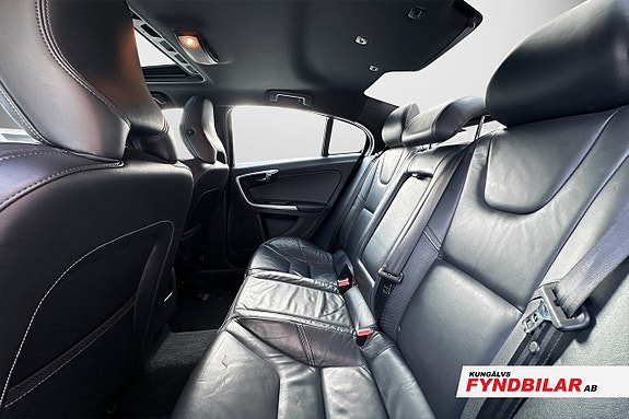 Volvo S60 4 of 5