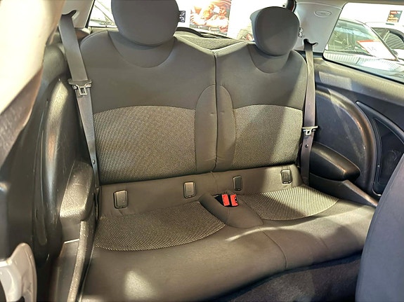 MINI Cooper 11 of 12