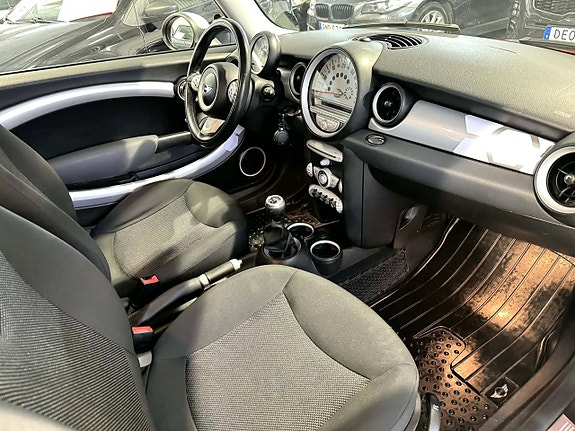 MINI Cooper 10 of 12