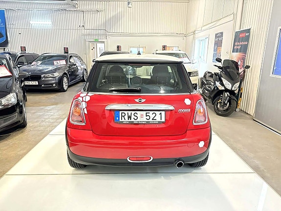 MINI Cooper 12 of 12