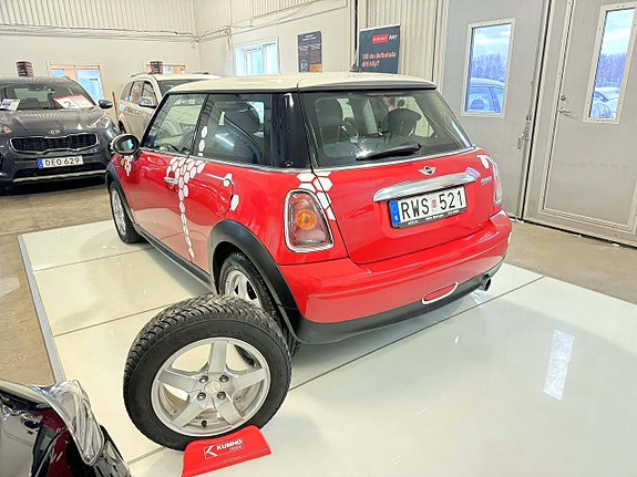 MINI Cooper 6 of 12