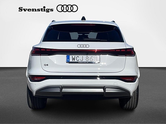 Audi Q6 e-tron 7 of 18