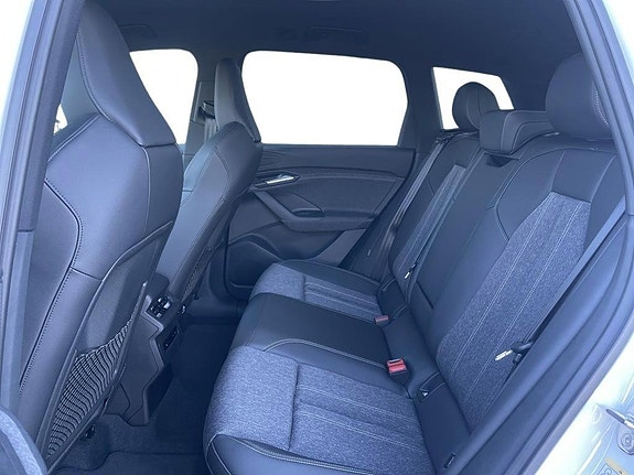 Audi Q6 e-tron 11 of 18