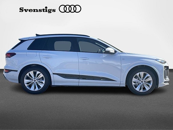 Audi Q6 e-tron 3 of 5