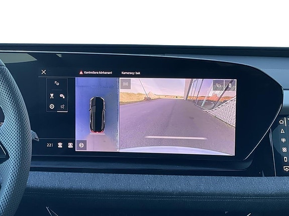 Audi Q6 e-tron 17 of 18
